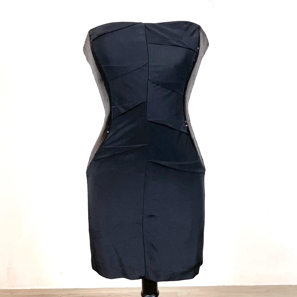 NICOLE MILLER classic gorgeous little black dress 100% silk. Strapless. Sequins